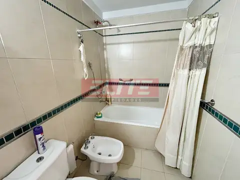 Gran depto 3 amb con patio y balcon al frente