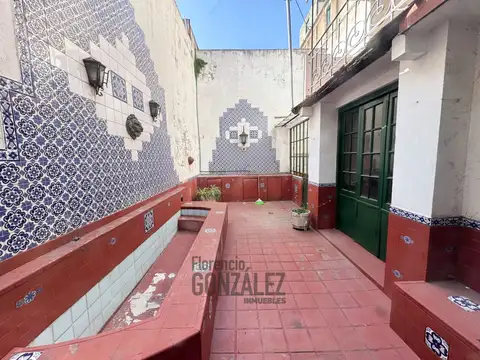 VENTA PH 5 AMB. PB  AL FRENTE EN ONCE ENTRADA DOBLE PATIO Y TERRAZA MUY LUMINOSO