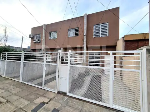 AMPLIO Y LUMINOSO DUPLEX 3 AMBIENTES EN ALQUILER EN CASTELAR SUR