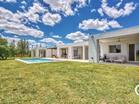 CASA en venta 3 dormitorios, Estancia Las Malvinas, Brandsen, A. Del Valle 1350