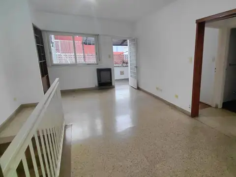 3 Ambientes c/ balcon, Patio y terraza