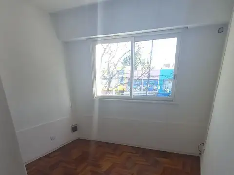 3 Ambientes c/ balcon, Patio y terraza