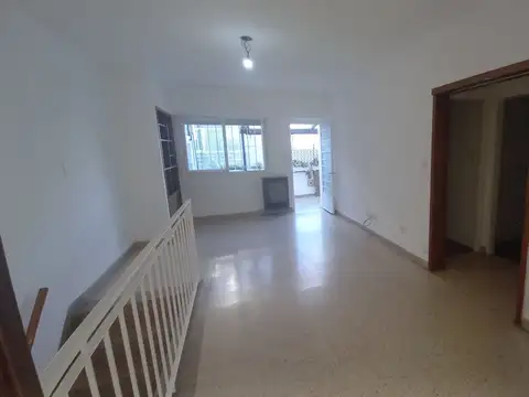 3 Ambientes c/ balcon, Patio y terraza