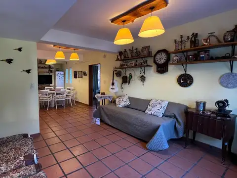 Casa 3 ambientes con 2 baños