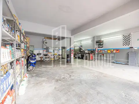 Local sobre Av. Triunvirato - Le Brique Propiedades