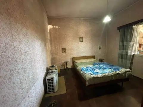 Casa 6 ambientes con 2 baños