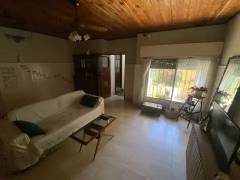 Venta casa con jardin, Gerli Avellaneda