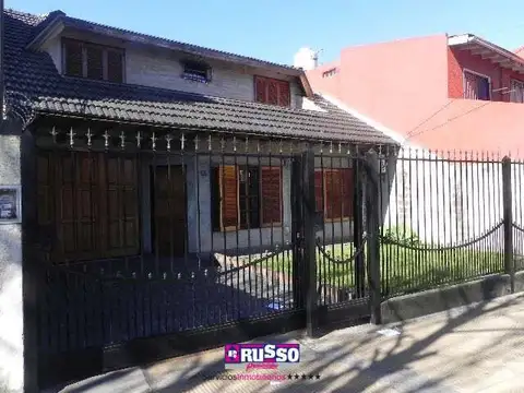 Venta Casa 4 Ambientes Villa Luzuriaga