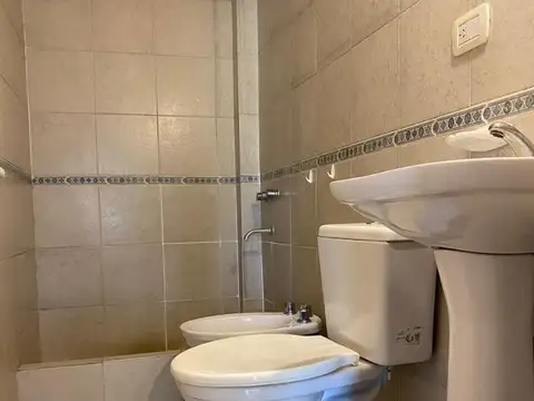 Departamento en Alquiler en Castelar, $ 360.000