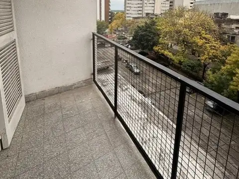 ALQUILER departamento un dormitorio amplio con balcon, cocina separada,