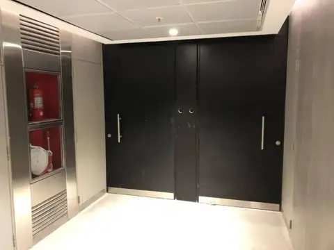 Venta/ Alquil en Al Rio Docks, Oficina 200M2 - 2 COCHERAS - Piso 3 Vista al Rio (Certificación Leed)