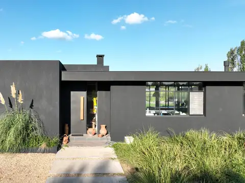 Casa en Venta con 2 cocheras