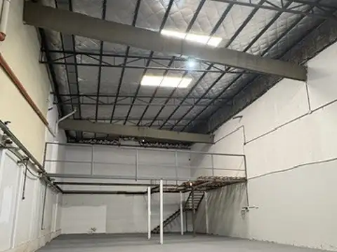 Excelente Depósito Entrada Camión. Floresta. 300m2 Oficina 40m2. 2 Baños.Mixtura 1