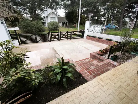 Casa 6 ambientes con 3 baños