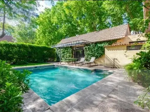 Calixto Oyuela  3900