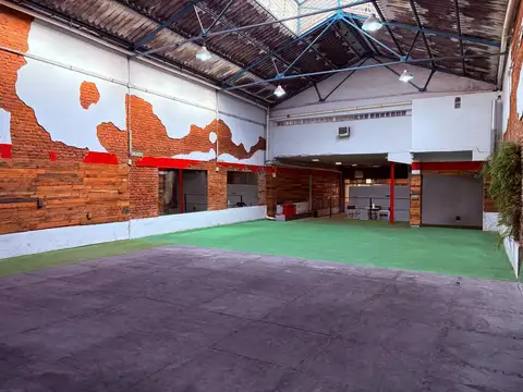 EXCELENTE LOCAL ZONA COMERCIAL 260M2 (APROX)