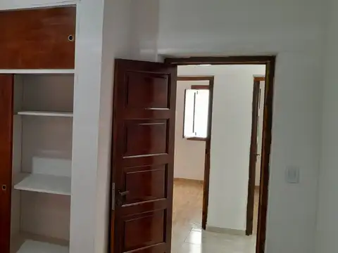 Casa 7 ambientes con 2 baños