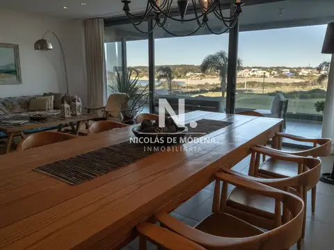 Apartamento en venta, 3 dormitorios y dependencia, Playa Brava, Punta del Este