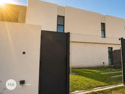 Casa en Venta en Fisherton, Rosario