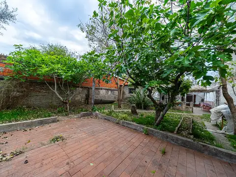 VENTA - Casa 2 dormitorios, con patio - Granadero Baigorria. APTO CRÉDITO.