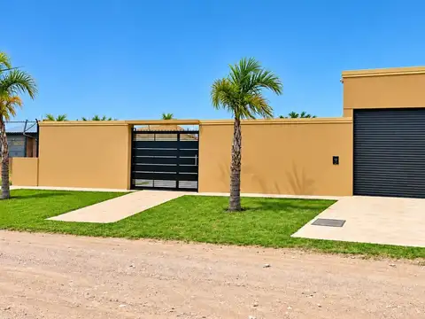 CASA QUINTA CON PILETA Y GALPON