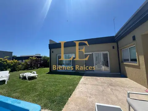 Casa en Venta en Pilar Del Este, USD 220.000