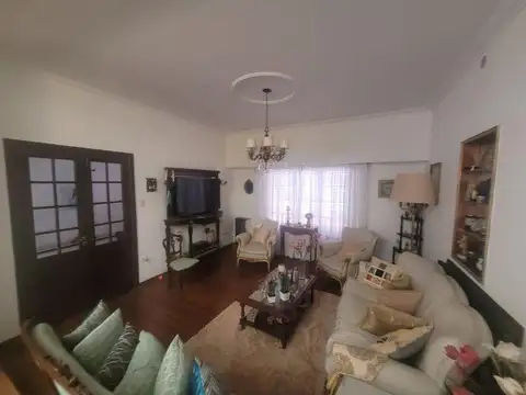 Depto Tipo Casa 4 ambientes con 2 baños