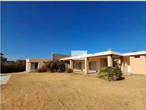 EXCLUSIVA CASA DE CATEGORÍA EN BARRIO PRIVADO “LA NUEVA RINCONADA” – POCITO - SAN JUAN