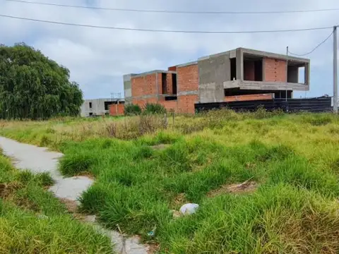 INVERSORES! LOTE EN VENTA ZONA VIEYTES AL 1700