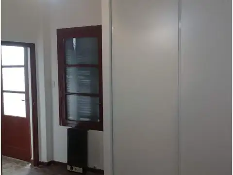 PH DE 3 AMB. C/ PATIO RECICLADO A NUEVO (R.MEJÍA)