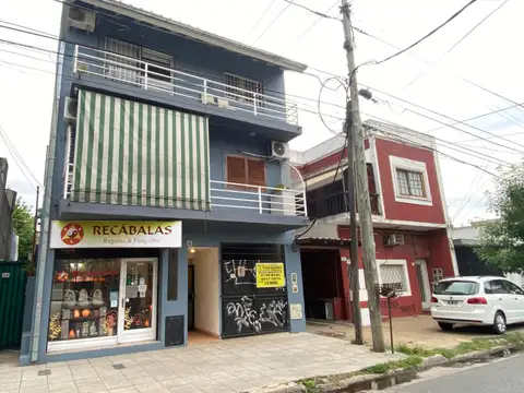 SOBRE AVENIDA DE IMPORTANTE TRANSITO VEHICULAR!!