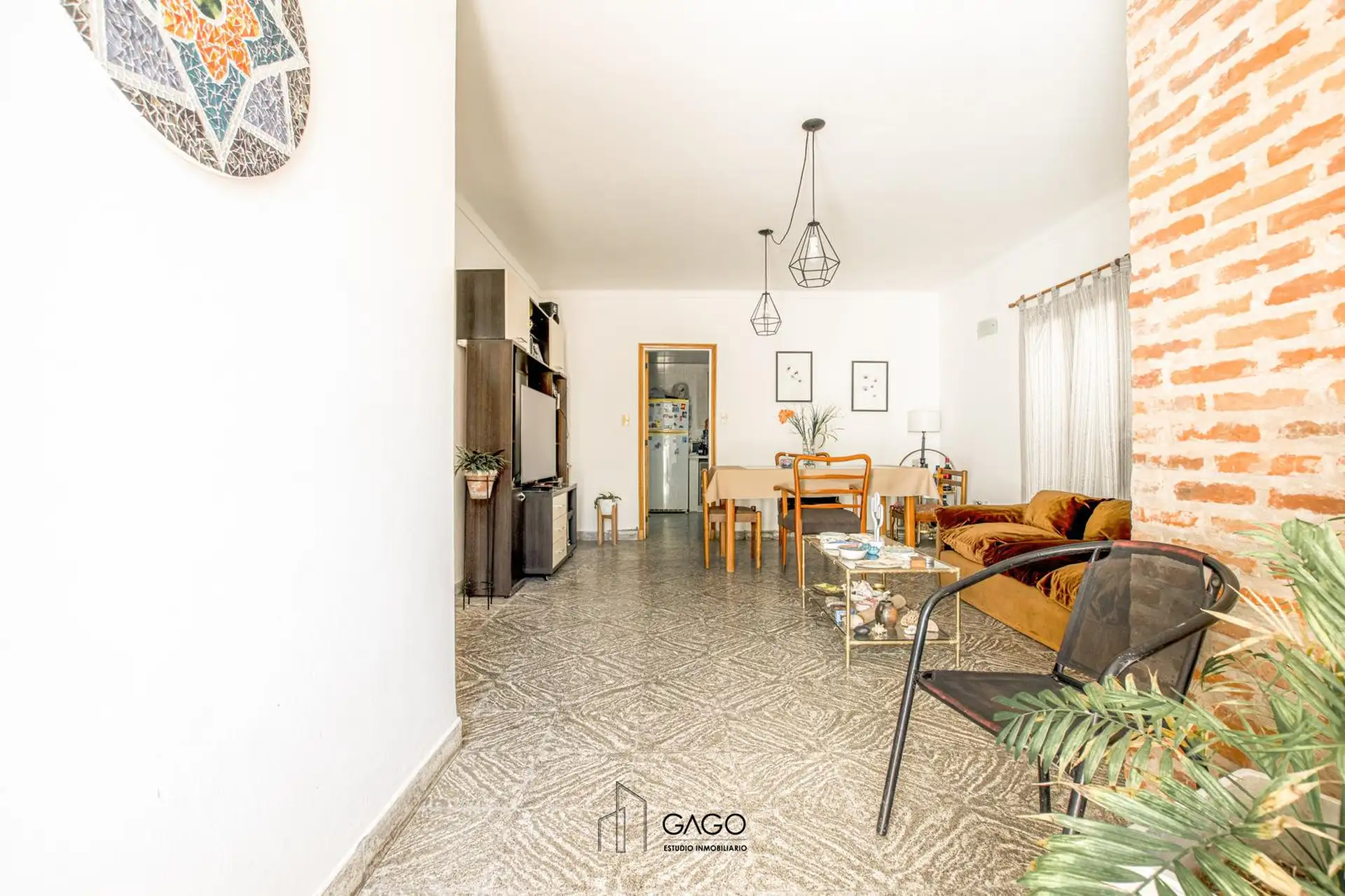 Casa 3 ambientes en lote propio mas 2 ambientes con terraza en planta alta