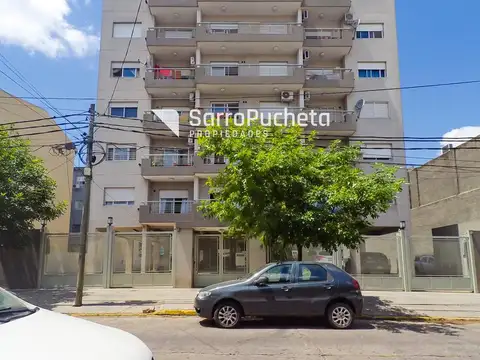 Venta departamento 2 ambientes con cochera cubierta Moron Sur