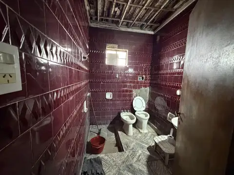 CASA EN VENTA DE 2 DORMITORIOS EN GRANADERO BAIGORRIA