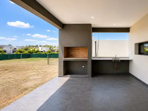 Casa 5 ambientes con 3 baños