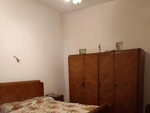Casa / Lote de 10 x 30 , San Justo centro