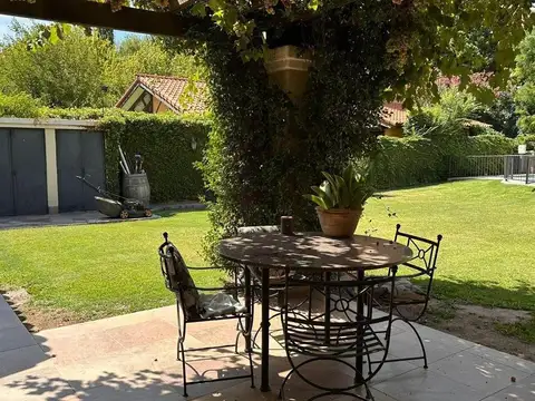 Casa en Venta en Chacras De Coria, USD 280.000