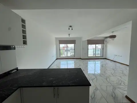 Departamento de 3 dormitorios con baulera en Alquiler Rosario