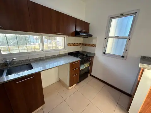Depto Tipo Casa en Alquiler en Villa Dominico, $ 850.000