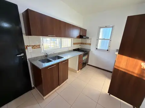 Depto Tipo Casa 3 ambientes con 2 baños