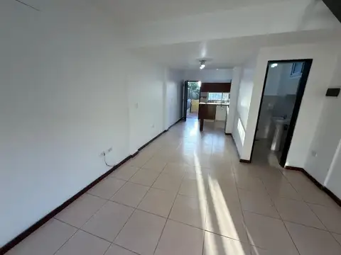 Depto Tipo Casa en Alquiler de 2 dormitorios
