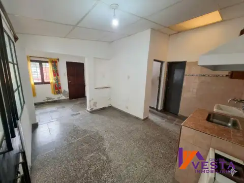 Casa 9 ambientes con 4 baños