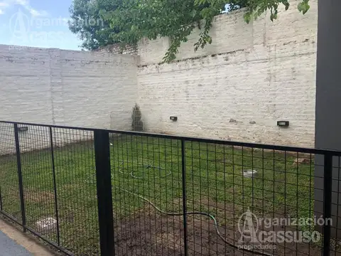 Vivienda con Local en  VENTA BECCAR