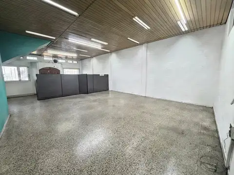 Av. Hipólito Yrigoyen 1500