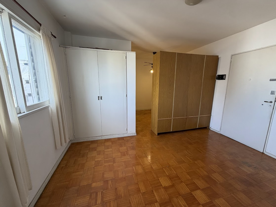 Gascon 800, Piso 9