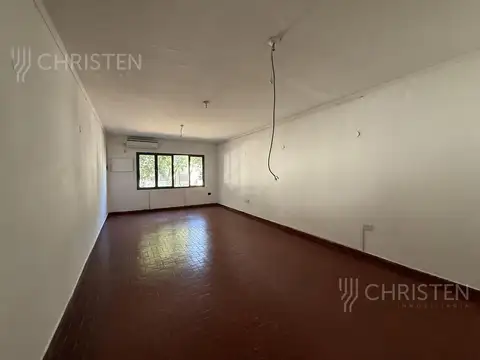 Oficina en Alquiler al Sur