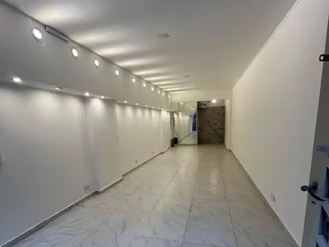 Local en Alquiler en Flores, $ 830.000