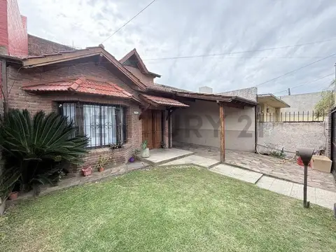 VENTA CASA 4 AMBIENTES PILETA JARDIN MUÑIZ SOBRE LOTE PROPIO 335 M2 EXCELENTE UBICACION