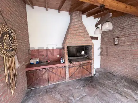 VENTA CASA 4 AMBIENTES PILETA JARDIN MUÑIZ SOBRE LOTE PROPIO 335 M2 EXCELENTE UBICACION