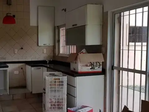 Casa 3 ambientes con 2 baños